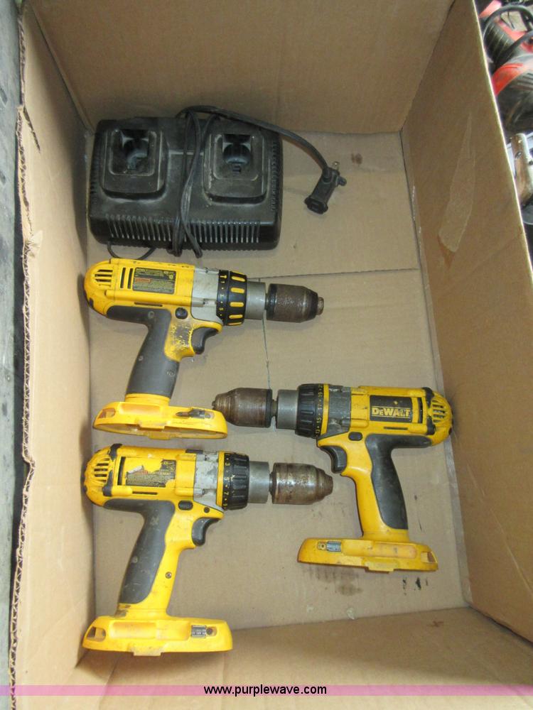 image for item BB9109 Assorted DeWalt tools