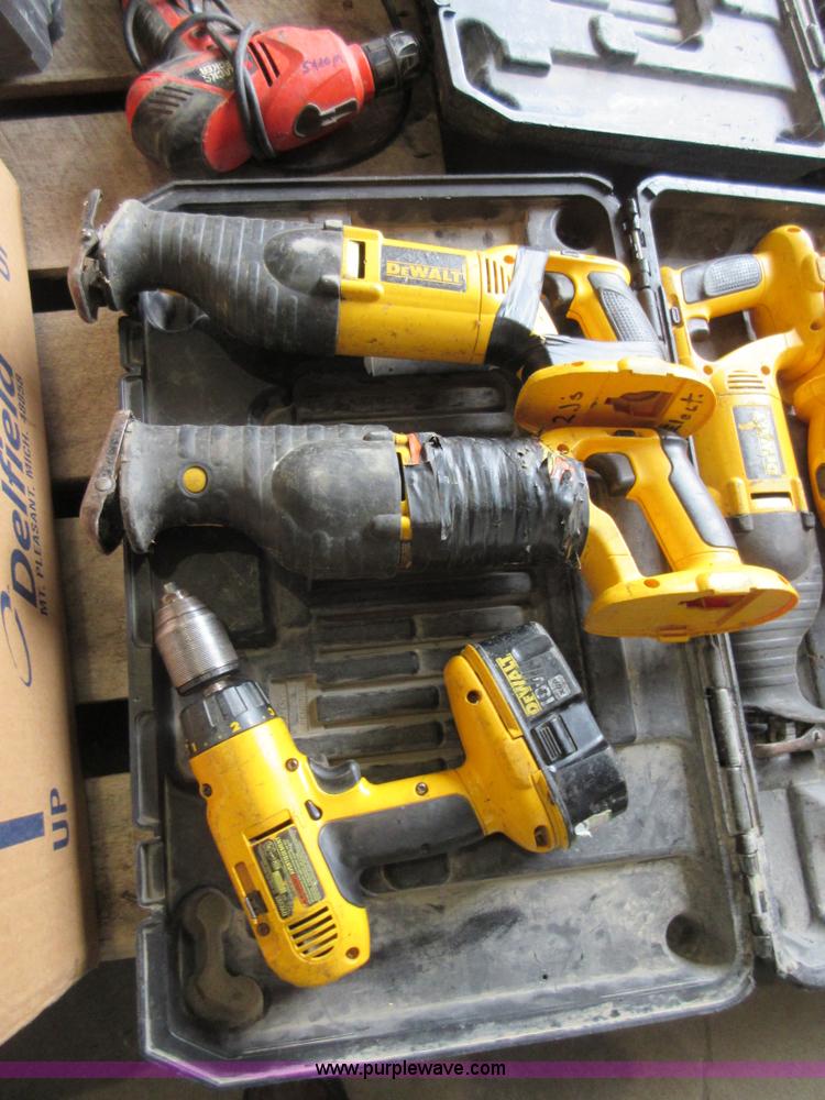 image for item BB9109 Assorted DeWalt tools