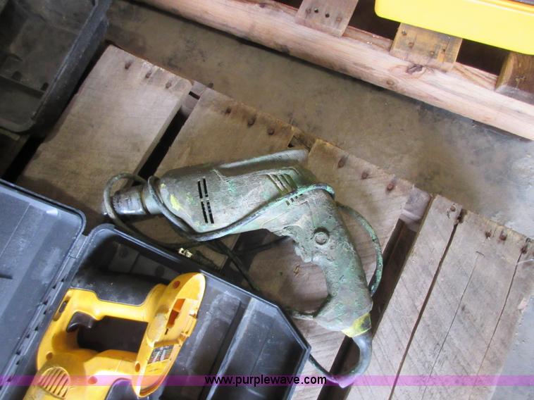 image for item BB9109 Assorted DeWalt tools