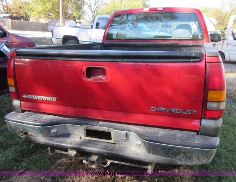 image for item BB9117 2000 Chevrolet Silverado 1500 Ext. Cab pickup truck