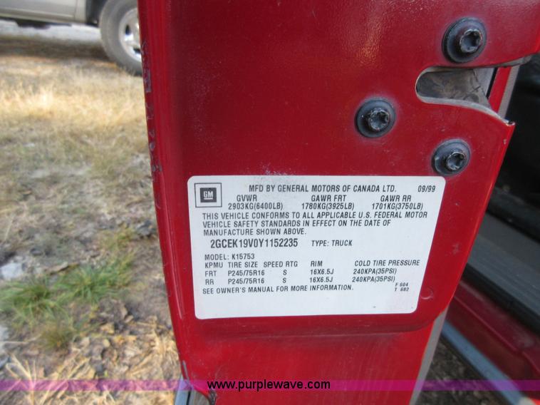 image for item BB9117 2000 Chevrolet Silverado 1500 Ext. Cab pickup truck