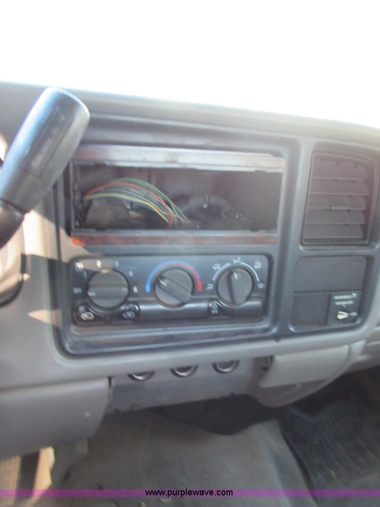 image for item BB9117 2000 Chevrolet Silverado 1500 Ext. Cab pickup truck