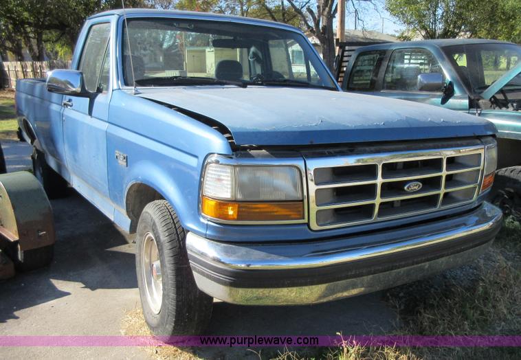 image for item BB9120 1993 Ford F150 pickup truck