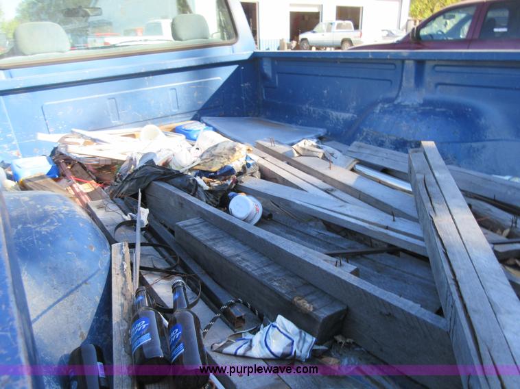 image for item BB9120 1993 Ford F150 pickup truck