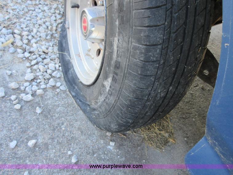 image for item BB9120 1993 Ford F150 pickup truck