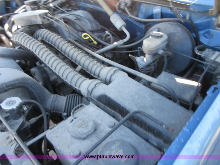 image for item BB9120 1993 Ford F150 pickup truck