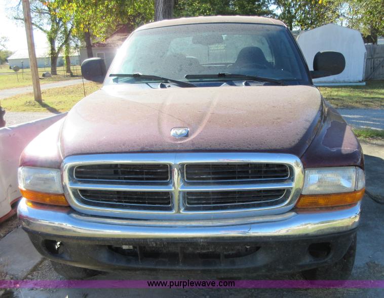 image for item BB9121 2000 Dodge Dakota Quad Cab pickup truck