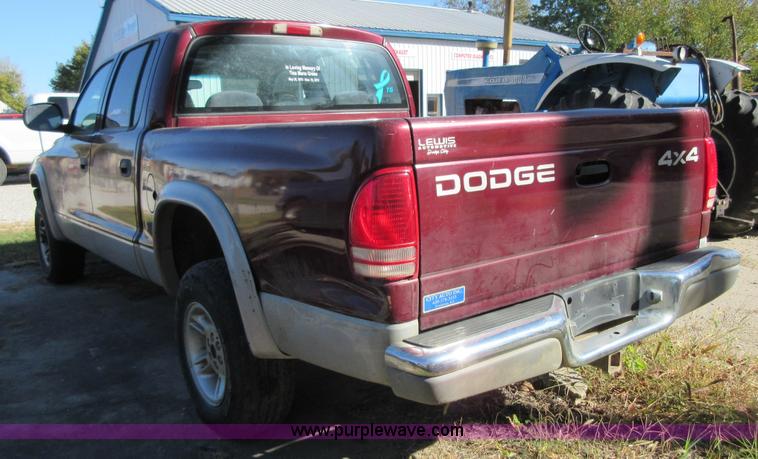 image for item BB9121 2000 Dodge Dakota Quad Cab pickup truck