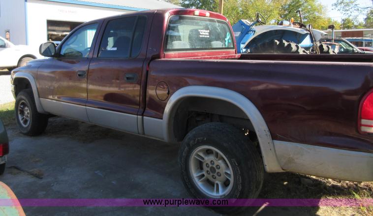 image for item BB9121 2000 Dodge Dakota Quad Cab pickup truck