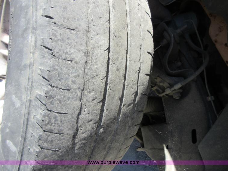 image for item BB9121 2000 Dodge Dakota Quad Cab pickup truck