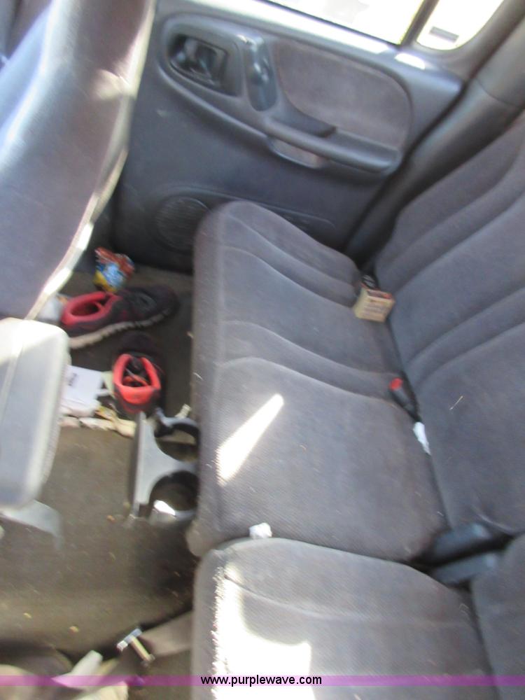 image for item BB9121 2000 Dodge Dakota Quad Cab pickup truck