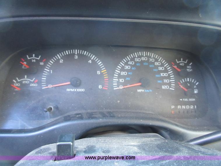 image for item BB9121 2000 Dodge Dakota Quad Cab pickup truck