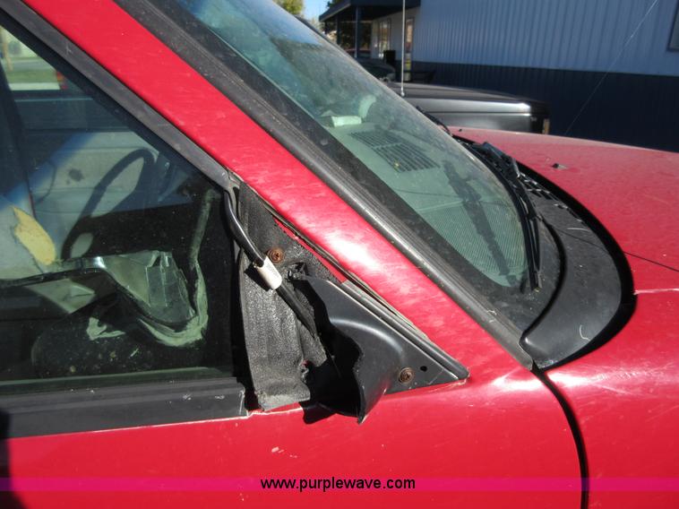 image for item BB9122 1996 Chevrolet S10 Ext. Cab pickup truck