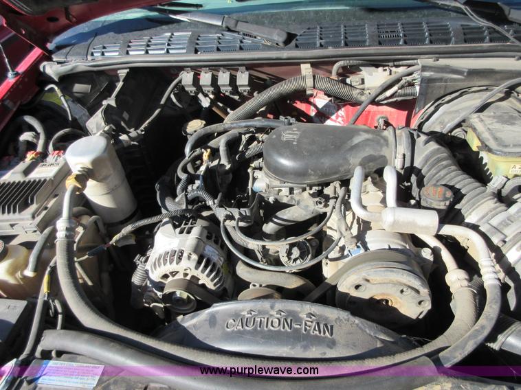 image for item BB9122 1996 Chevrolet S10 Ext. Cab pickup truck