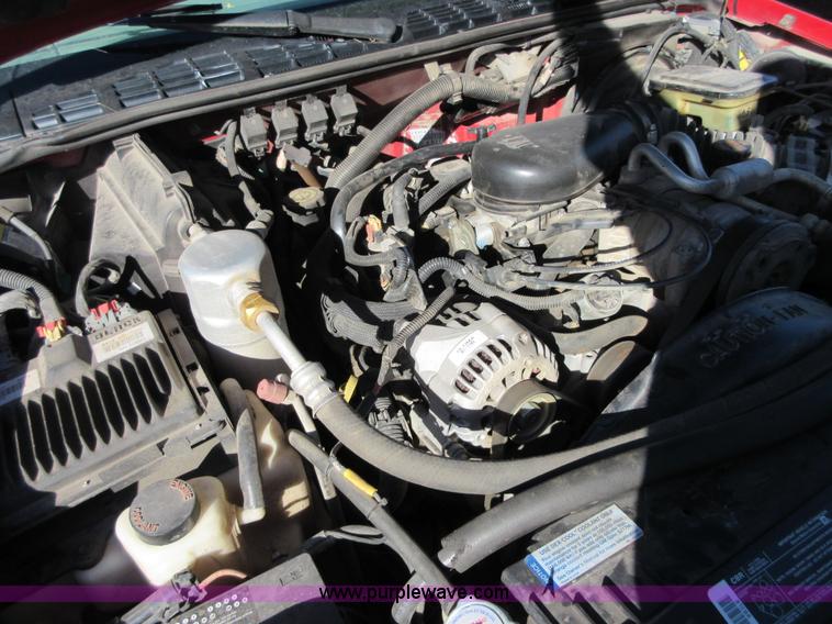 image for item BB9122 1996 Chevrolet S10 Ext. Cab pickup truck