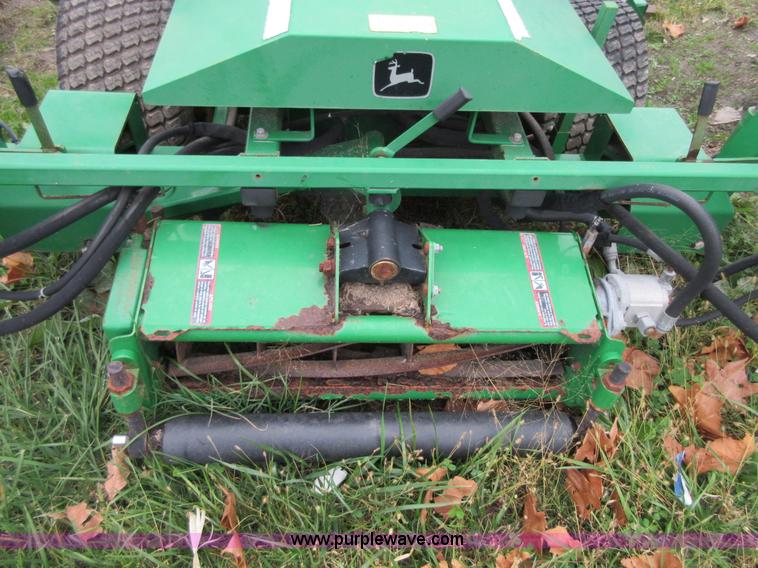 image for item BB9229 John Deere 365 hydraulic reel mower