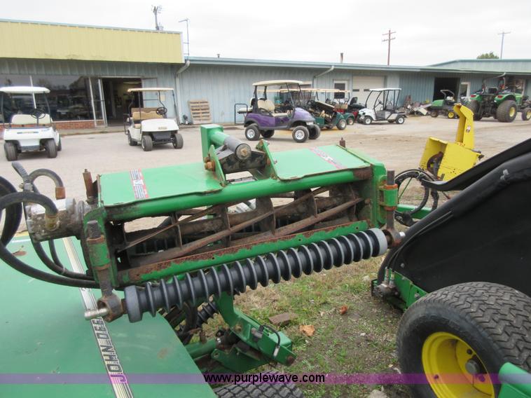 image for item BB9229 John Deere 365 hydraulic reel mower
