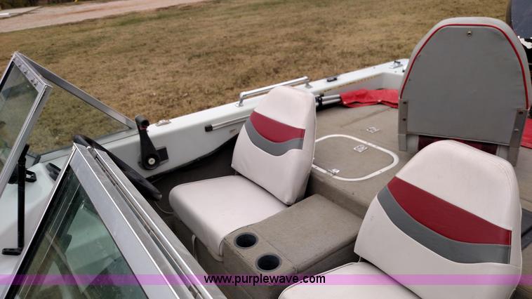 image for item BC9156 1986 Ozark boat