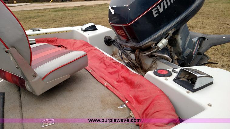 image for item BC9156 1986 Ozark boat