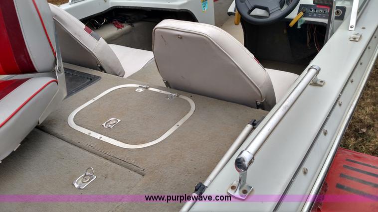 image for item BC9156 1986 Ozark boat