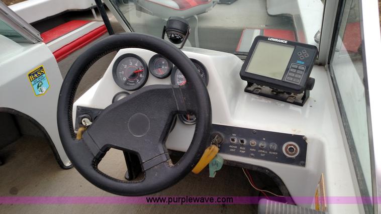 image for item BC9156 1986 Ozark boat