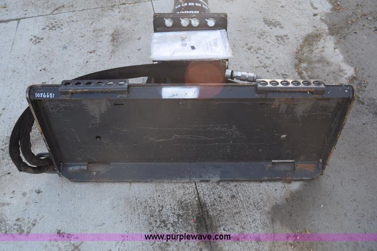 image for item BL9823 Bobcat HB980 hydraulic skid steer concrete breaker