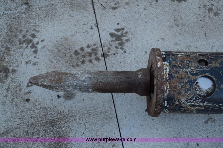 image for item BL9823 Bobcat HB980 hydraulic skid steer concrete breaker