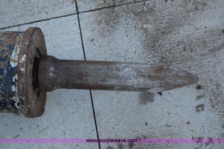 image for item BL9823 Bobcat HB980 hydraulic skid steer concrete breaker