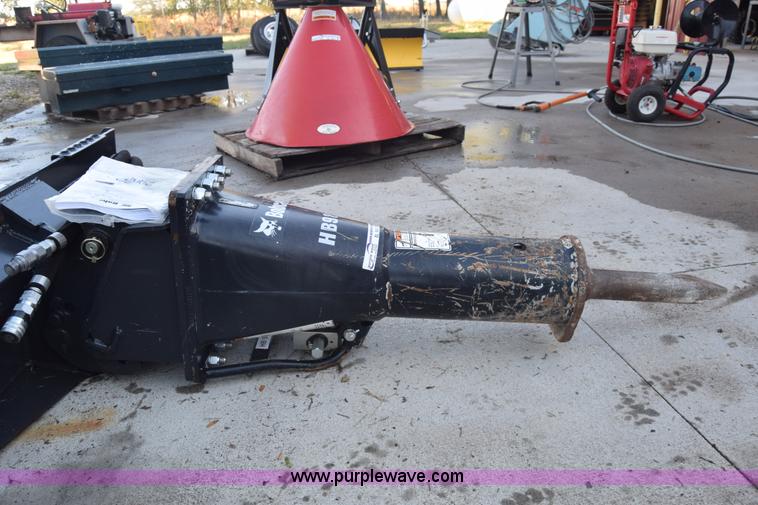 image for item BL9823 Bobcat HB980 hydraulic skid steer concrete breaker