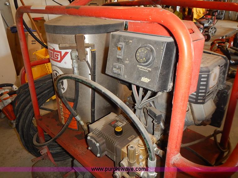 image for item BT9525 Hotsy 1060SS pressure washer