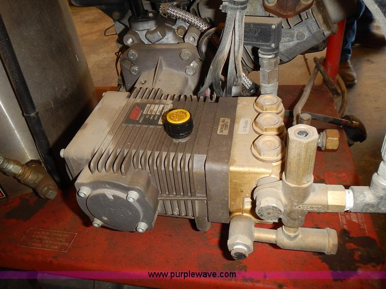 image for item BT9525 Hotsy 1060SS pressure washer