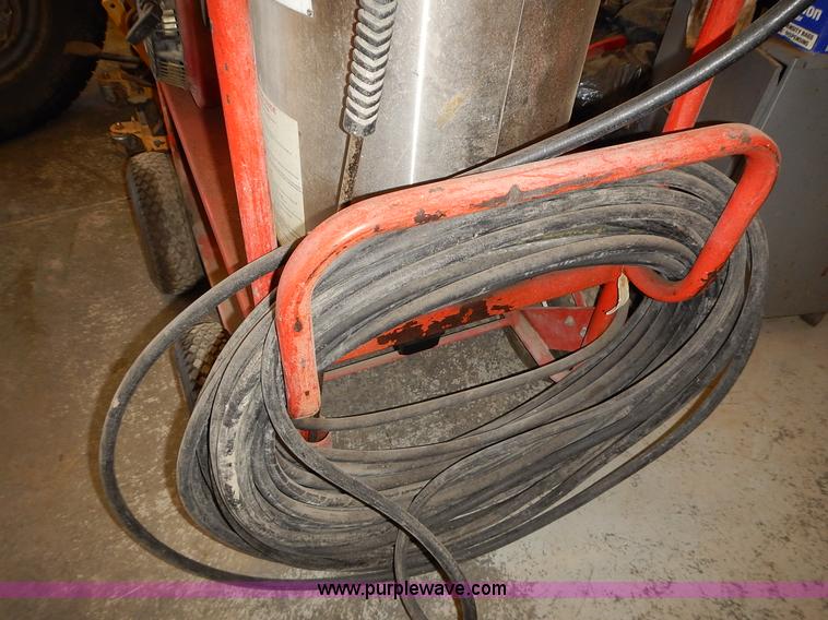 image for item BT9525 Hotsy 1060SS pressure washer