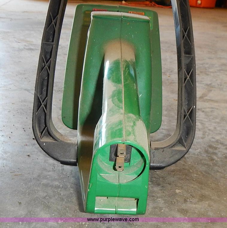 image for item BT9526 (4) assorted hedge trimmers