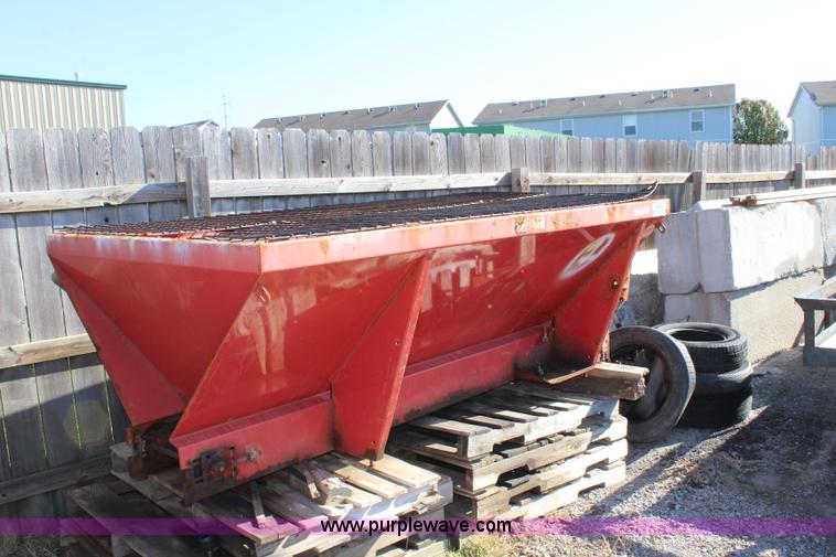 image for item BT9534 Hiniker V-box steel spreader