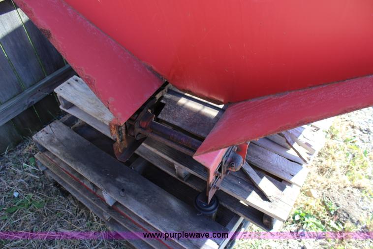 image for item BT9534 Hiniker V-box steel spreader