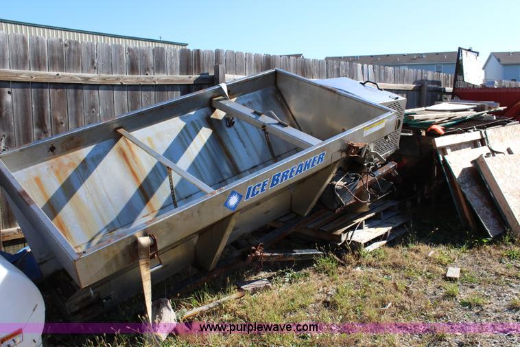 image for item BT9535 Western Ice Breaker V-box stainless steel spreader