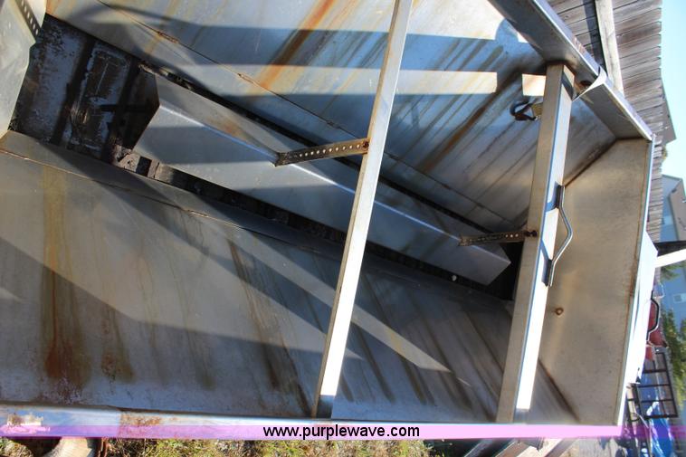 image for item BT9535 Western Ice Breaker V-box stainless steel spreader