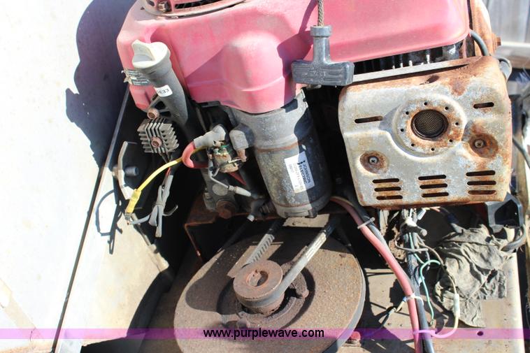 image for item BT9535 Western Ice Breaker V-box stainless steel spreader