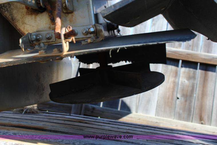 image for item BT9535 Western Ice Breaker V-box stainless steel spreader