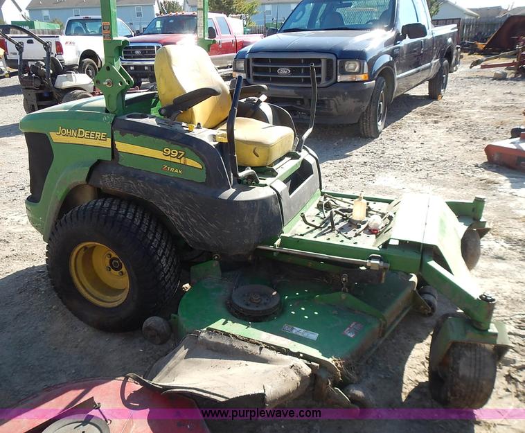 image for item BT9538 John Deere 977 Z-Trak lawn mower