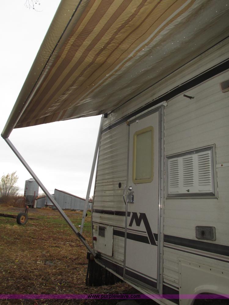 image for item H1026 1983 Ford Econoline Coachmen FreePort motorhome