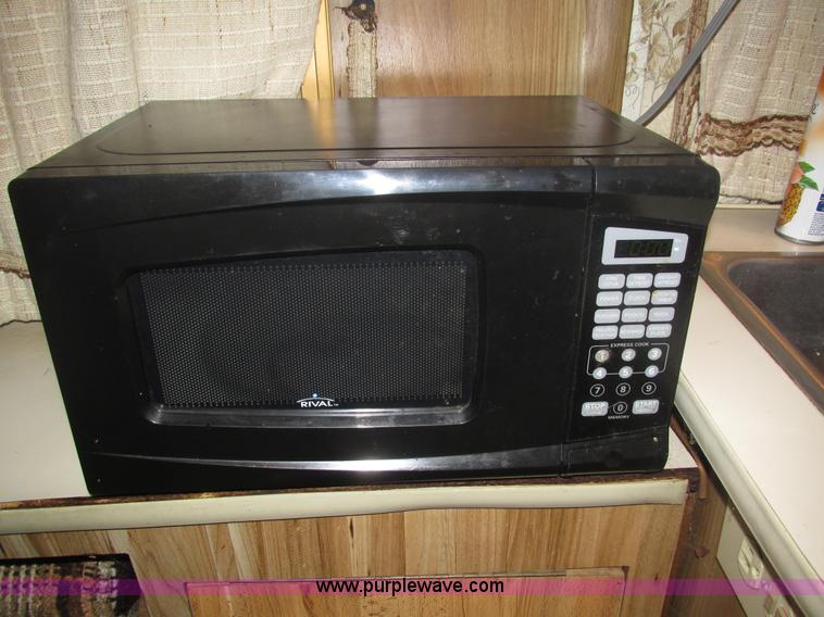 image for item H1026 1983 Ford Econoline Coachmen FreePort motorhome