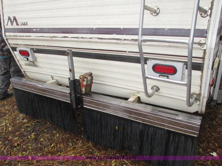 image for item H1026 1983 Ford Econoline Coachmen FreePort motorhome