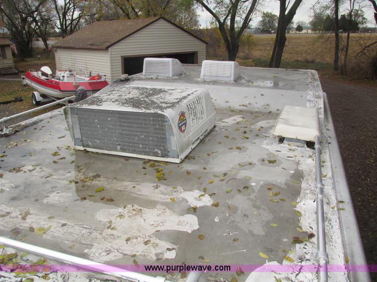 image for item H1026 1983 Ford Econoline Coachmen FreePort motorhome