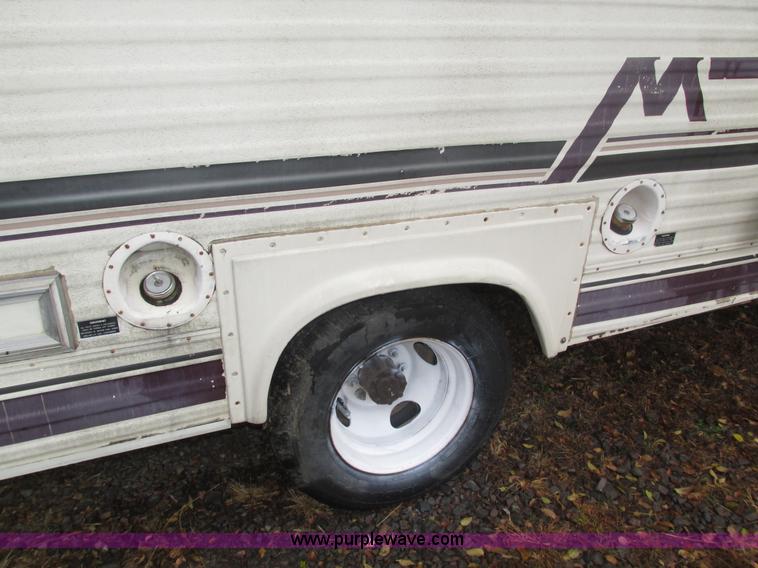 image for item H1026 1983 Ford Econoline Coachmen FreePort motorhome
