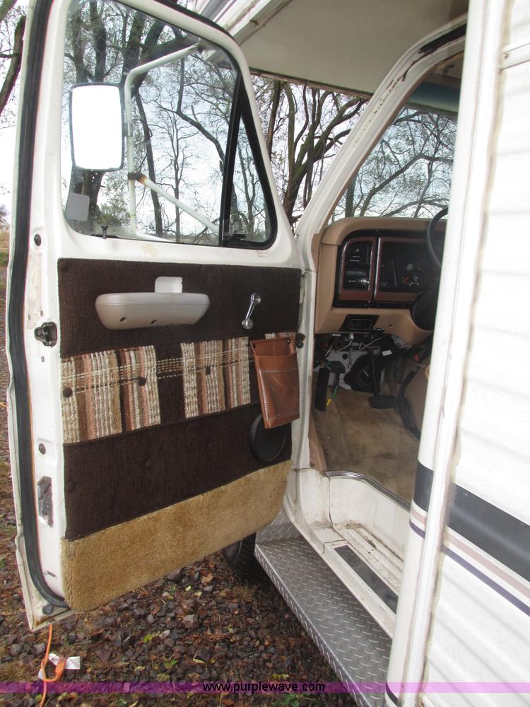 image for item H1026 1983 Ford Econoline Coachmen FreePort motorhome