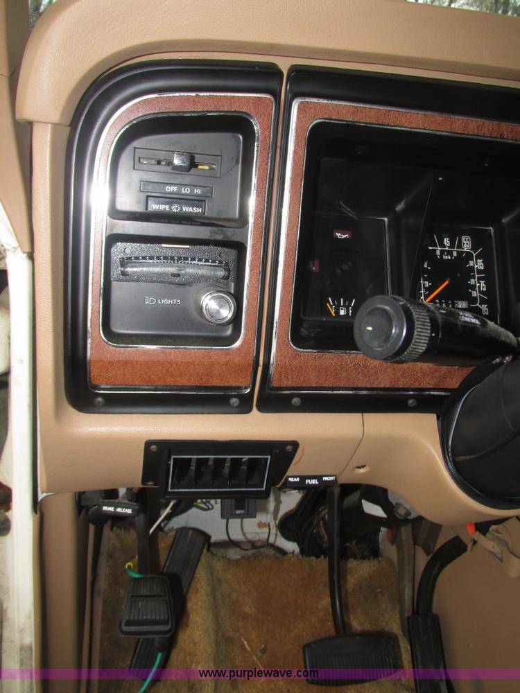 image for item H1026 1983 Ford Econoline Coachmen FreePort motorhome