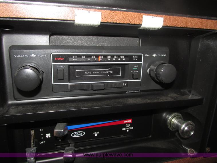 image for item H1026 1983 Ford Econoline Coachmen FreePort motorhome