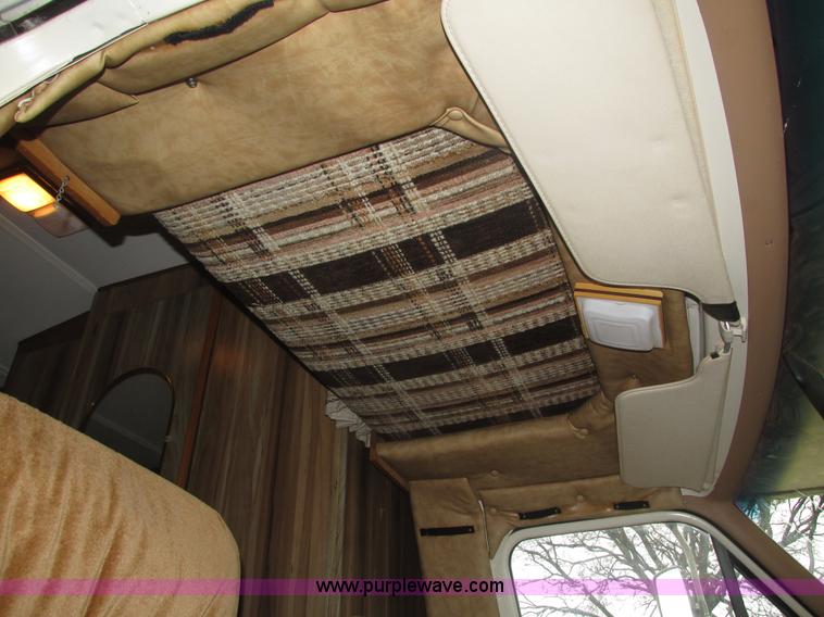 image for item H1026 1983 Ford Econoline Coachmen FreePort motorhome