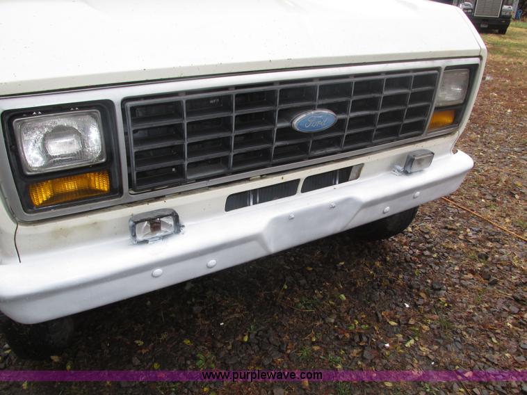 image for item H1026 1983 Ford Econoline Coachmen FreePort motorhome